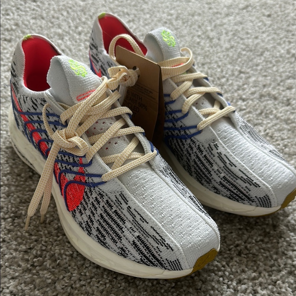 NWT no box Nike size 8.5 turbo Eco-Friendly Sneakers zoomx